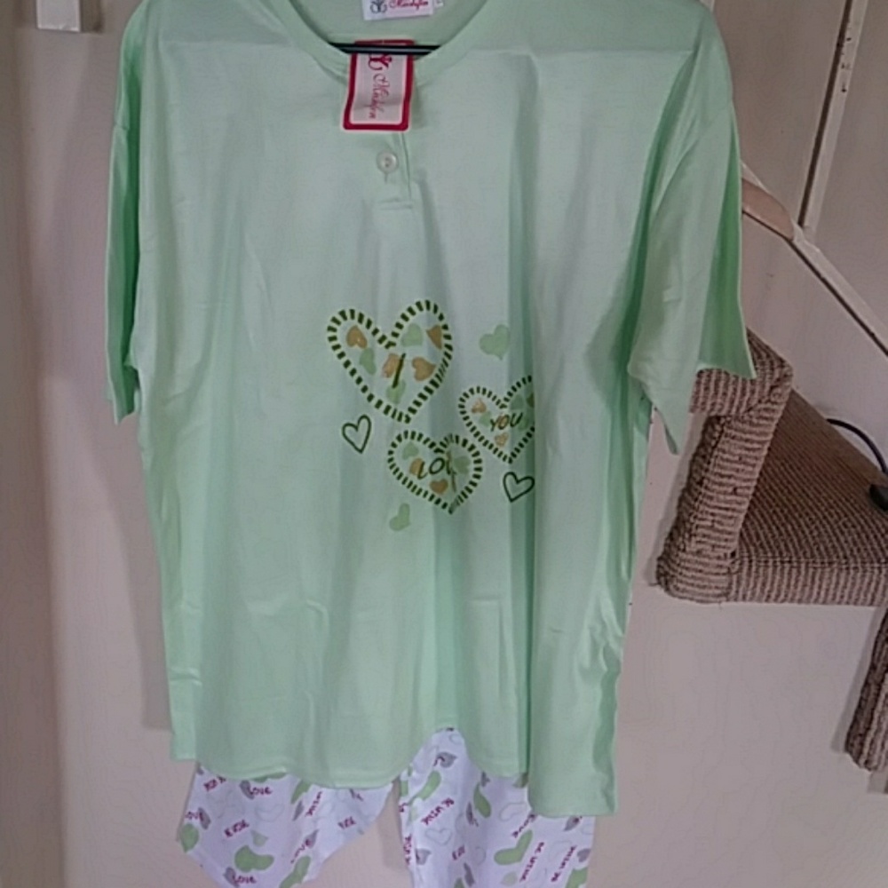 PJ set: t-shirt & cropped elastic band waist. NWT
